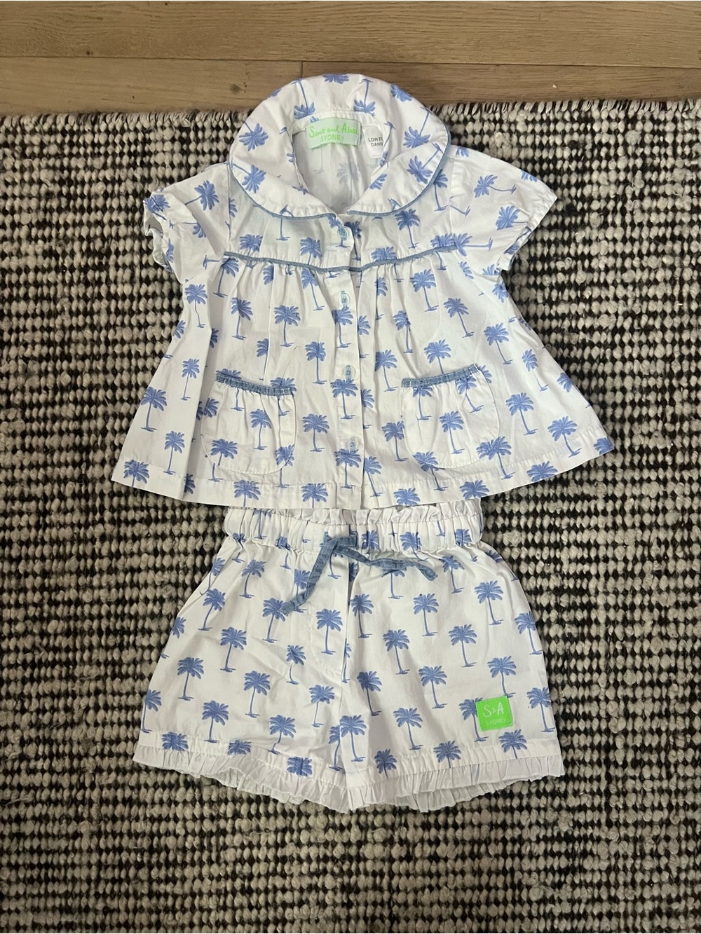 Sant and Abel Girls Palm-Print Pajama Set - Blue & White
